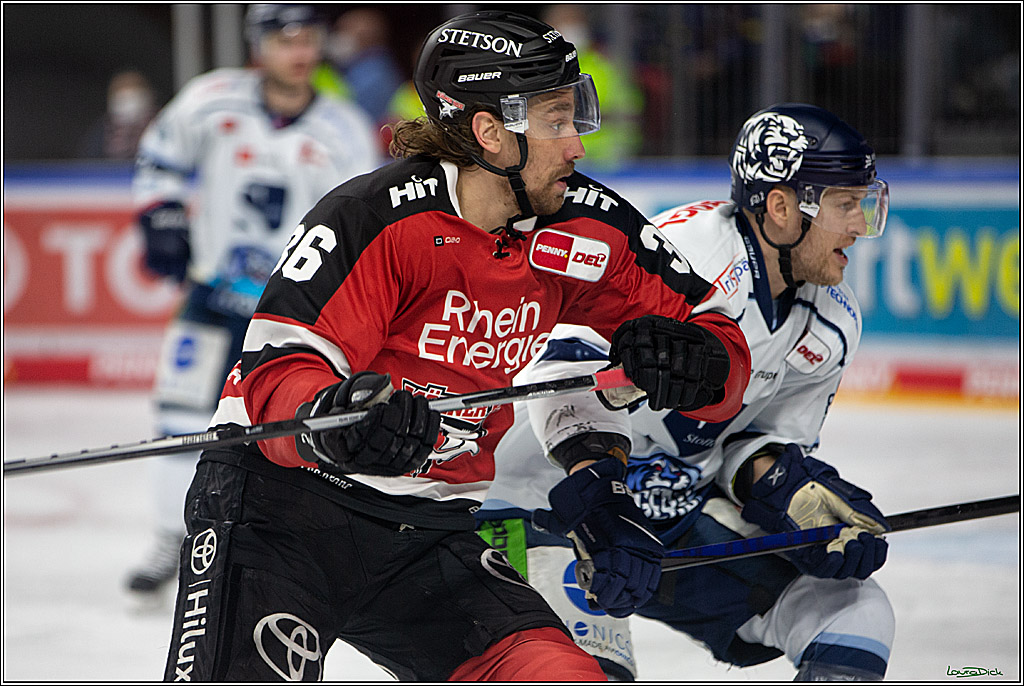 PENNY DEL;  Koelner Haie - Straubing Tigers; Koeln, 11.03.2022